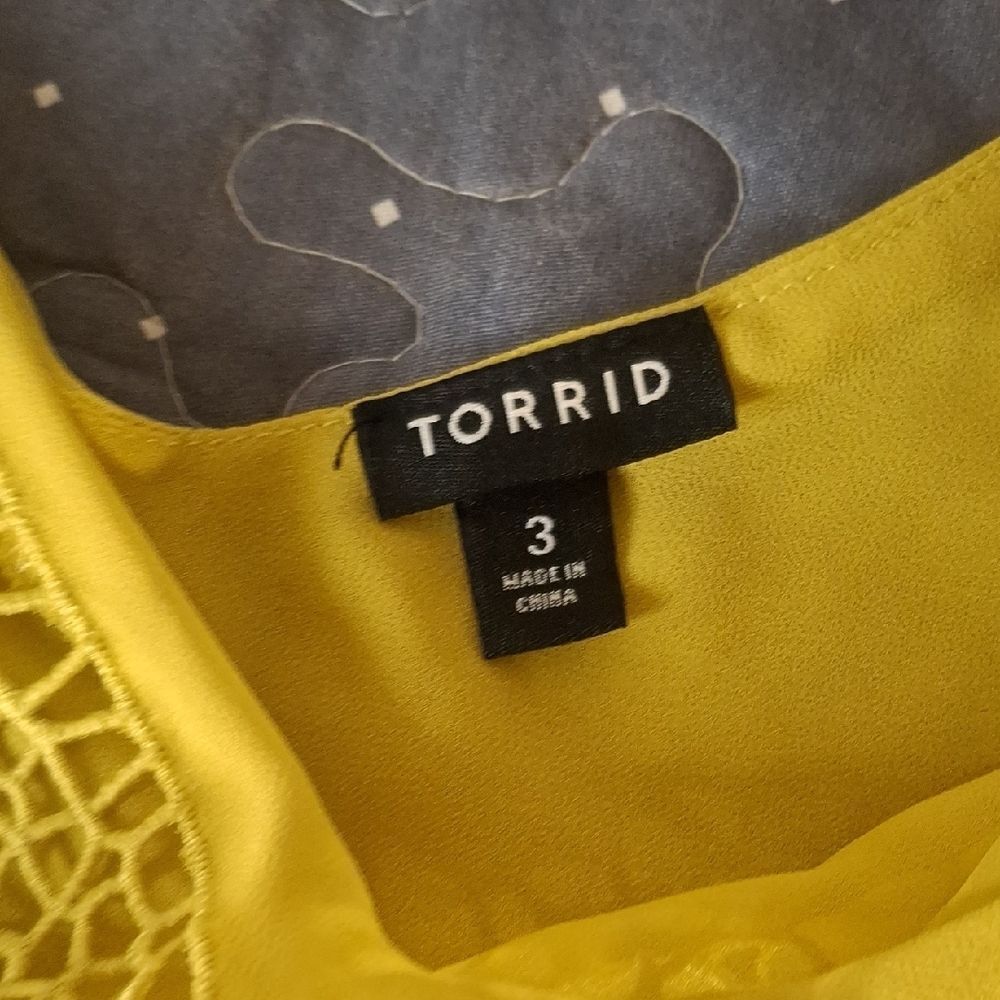 Torrid Lace Trim Women's Top size 3 - Picture 3 of 6